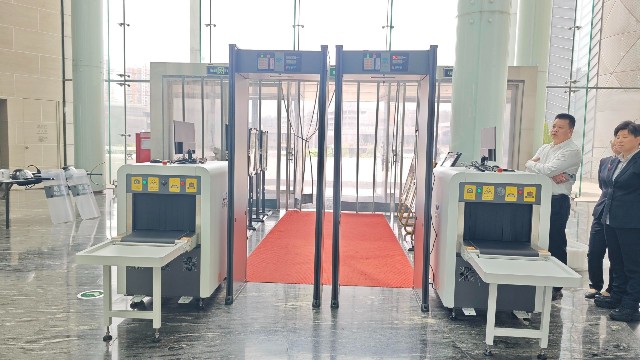 <i style='color:red'>安检门误报</i>怎么办？探天下教你六招选对设备